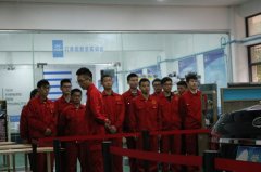 我院学生技能“比武”——汽车车身结构附件拆装赛项圆满结束