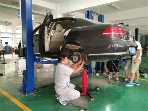 武汉忠博汽修学校对于汽车保养概念普及